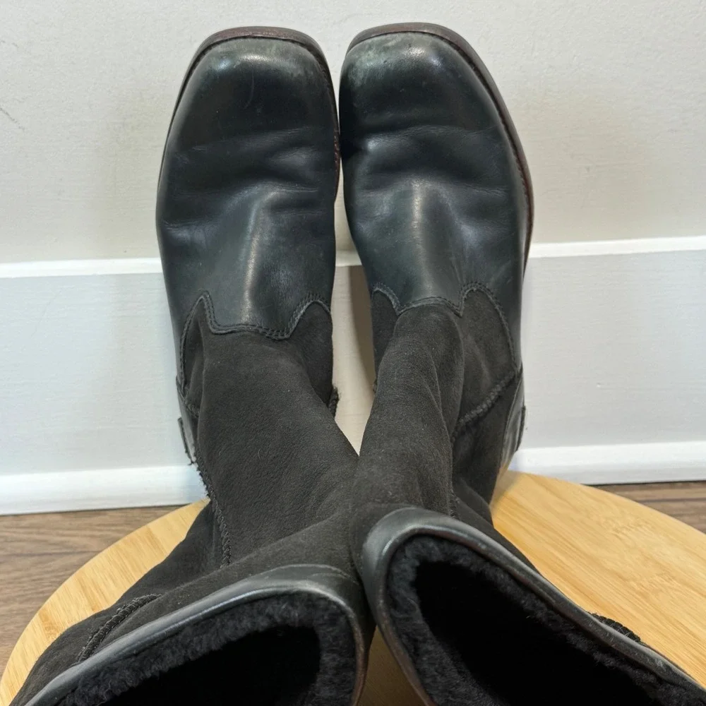UGG Australia 5534 Tall Boots Womens 6 Black Shearling Lined Leather Outdoor